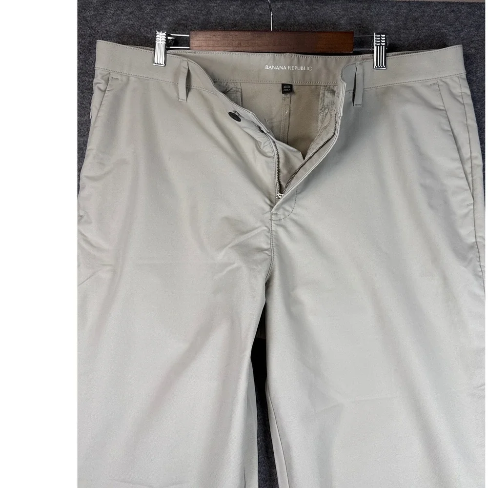 Banana Republic Athletic Fit Khaki Chino Pants Men Sz 40 Travel Performance NWOT